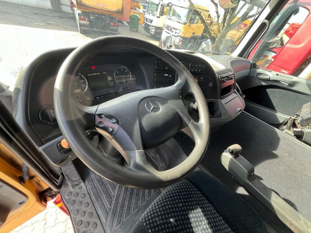 MERCEDES-BENZ Actros 1841 LS SZM - Cabeza tractora: foto 5 MERCEDES-BENZ Actros 1841 LS SZM - Cabeza tractora: foto 5