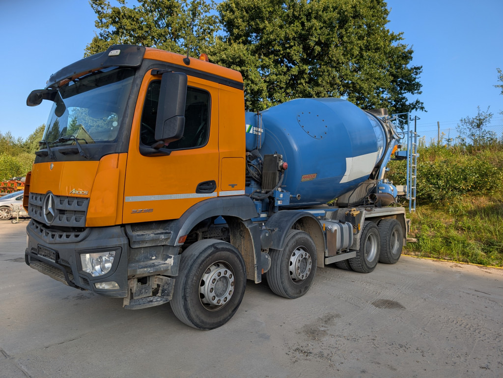 MERCEDES-BENZ Arocs 3236 8x4 Betonmischer Deutsch Top AP Achsen - Camión: foto 1 MERCEDES-BENZ Arocs 3236 8x4 Betonmischer Deutsch Top AP Achsen - Camión: foto 1