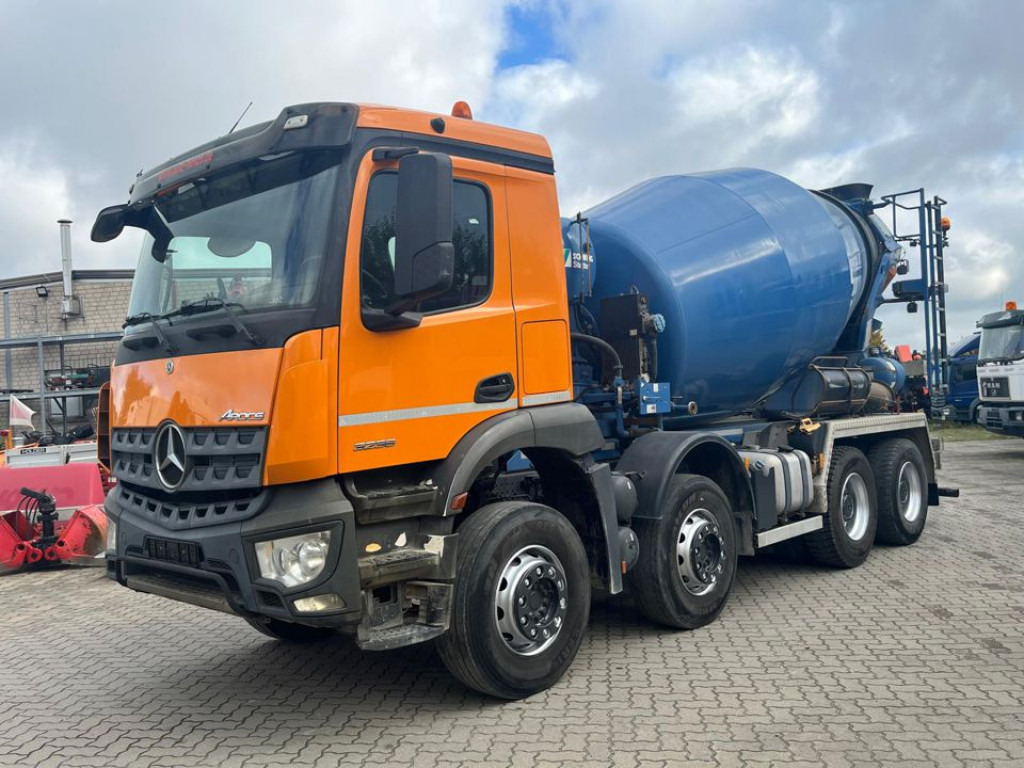 MERCEDES-BENZ Arocs 3236 8x4 Betonmischer Deutsch Top AP Achsen - Camión: foto 1 MERCEDES-BENZ Arocs 3236 8x4 Betonmischer Deutsch Top AP Achsen - Camión: foto 1