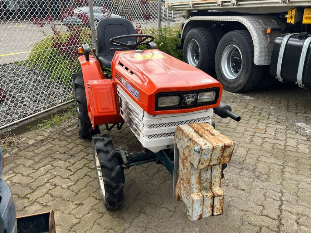 Kubota Trecker 1400 Diverse mit Zapfwelle am Heck und H - Tractor: foto 2 Kubota Trecker 1400 Diverse mit Zapfwelle am Heck und H - Tractor: foto 2