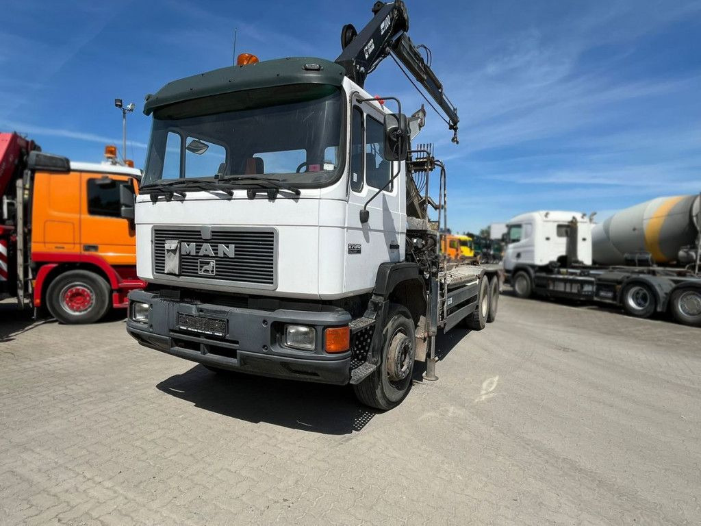 MAN F2000 27.342 6x4 Abrollkipper mit Kran - Camión grúa: foto 1 MAN F2000 27.342 6x4 Abrollkipper mit Kran - Camión grúa: foto 1