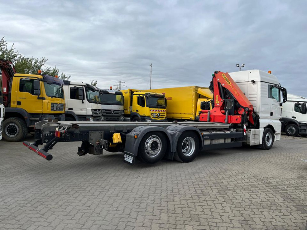 Camión caja abierta, Camión grúa MAN TG-X 26.460 6x2-2 BL Pritsche Kran PK 24.001 Funk Lenk: foto 12 Camión caja abierta, Camión grúa MAN TG-X 26.460 6x2-2 BL Pritsche Kran PK 24.001 Funk Lenk: foto 12