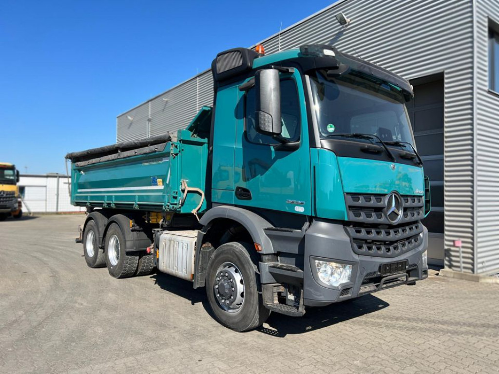 MERCEDES-BENZ Arocs 2636 6x6 HAD 3-Achs Allradkipper Meiller - Camión volquete: foto 2 MERCEDES-BENZ Arocs 2636 6x6 HAD 3-Achs Allradkipper Meiller - Camión volquete: foto 2