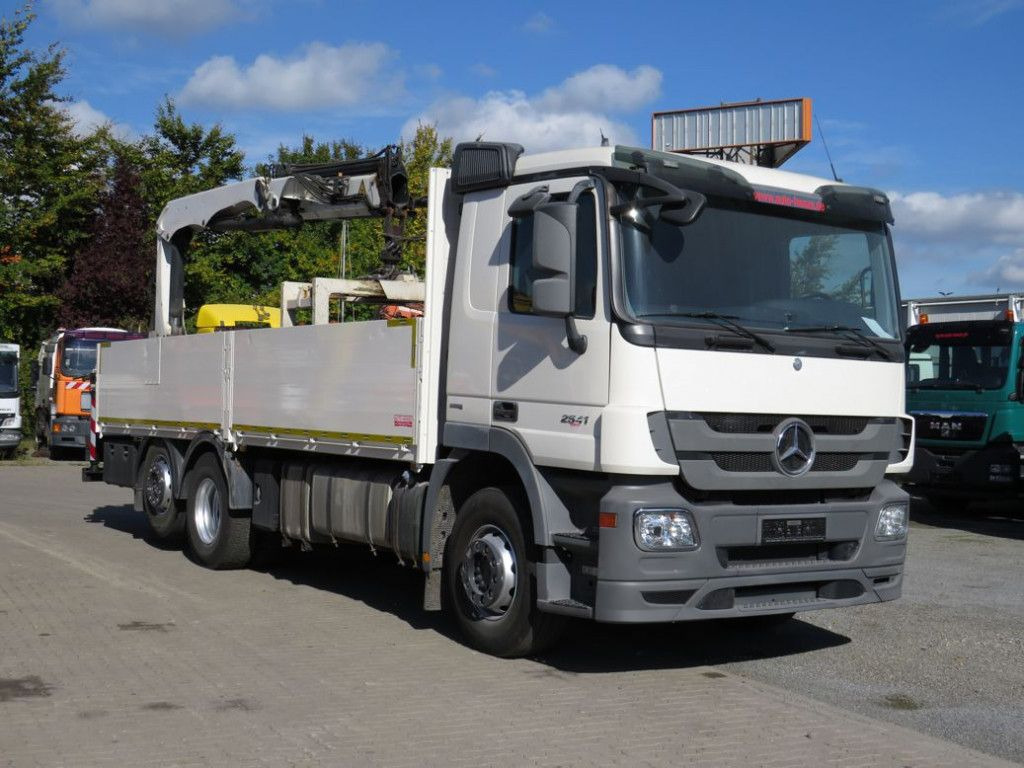 Mercedes-Benz Actros 2541 L6x2 Pritsche Heckkran Funk - Camión caja abierta, Camión grúa: foto 3 Mercedes-Benz Actros 2541 L6x2 Pritsche Heckkran Funk - Camión caja abierta, Camión grúa: foto 3