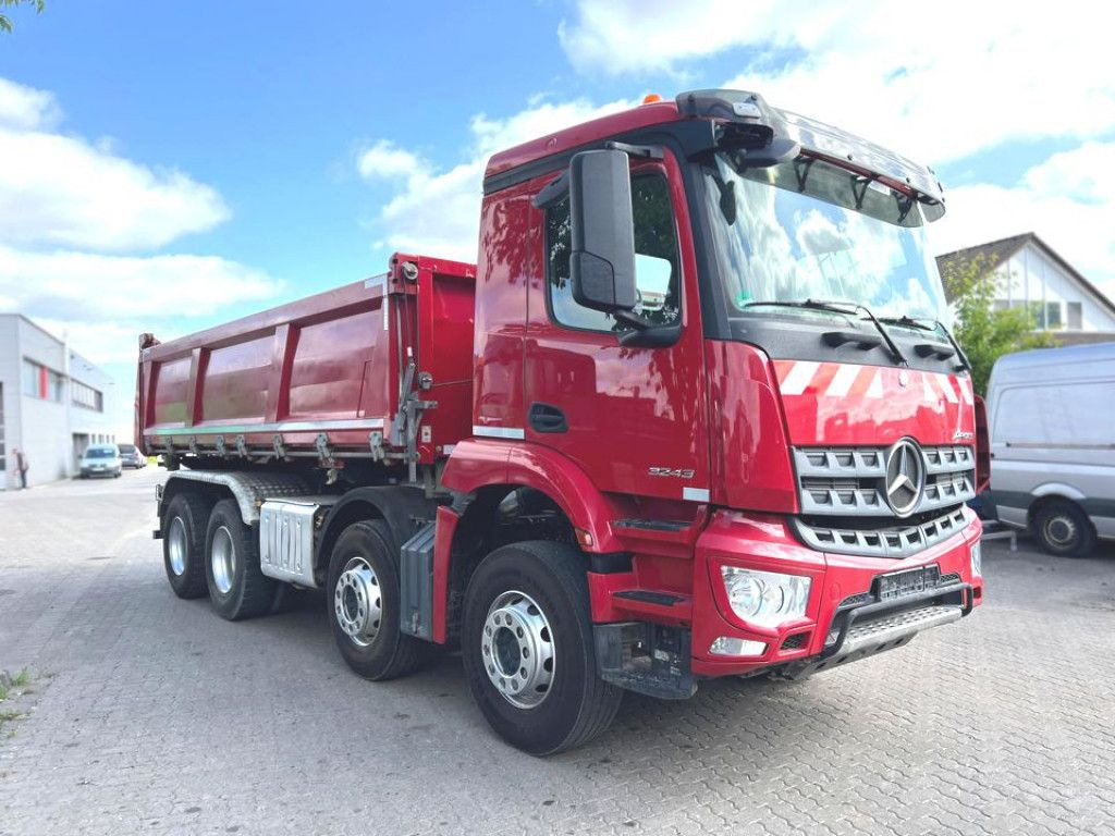 Mercedes-Benz Arocs 3243 8x4 4-Achs Kipper Bordmatik - Camión volquete: foto 2 Mercedes-Benz Arocs 3243 8x4 4-Achs Kipper Bordmatik - Camión volquete: foto 2