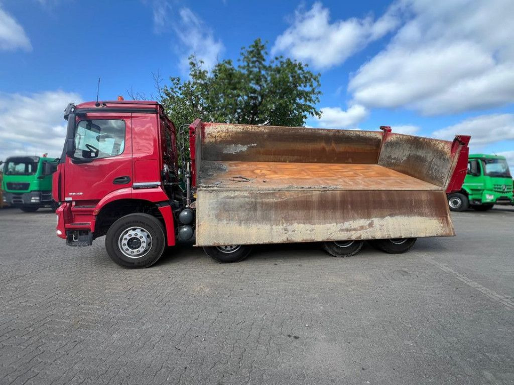 Mercedes-Benz Arocs 3243 8x4 4-Achs Kipper Bordmatik - Camión volquete: foto 5 Mercedes-Benz Arocs 3243 8x4 4-Achs Kipper Bordmatik - Camión volquete: foto 5