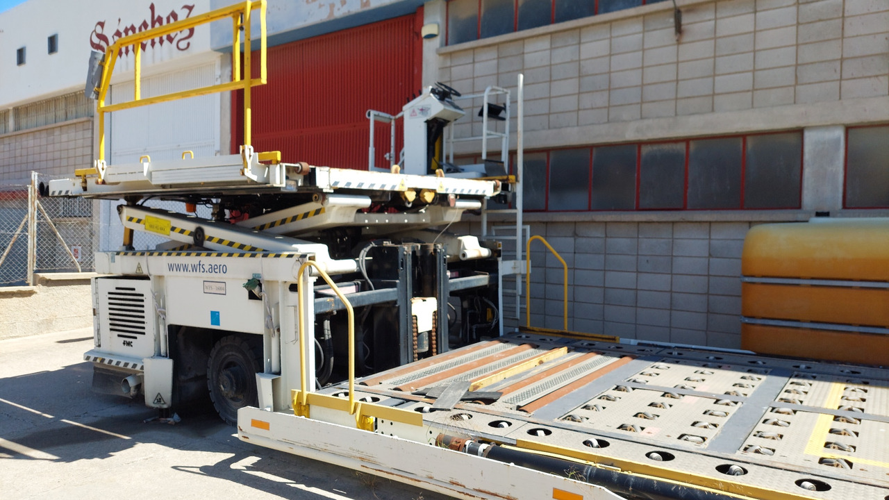 Lower deck loader FMC/JBT C15W - Cargadora de contenedores/ Palets: foto 4 Lower deck loader FMC/JBT C15W - Cargadora de contenedores/ Palets: foto 4