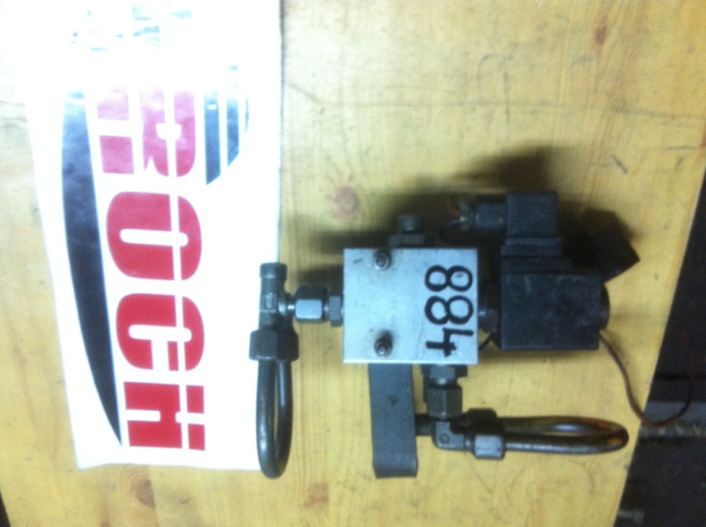 COMATROL 9225008490 + CEWKI 24V 28W - Válvula hidráulica para Maquinaria de construcción: foto 1 COMATROL 9225008490 + CEWKI 24V 28W - Válvula hidráulica para Maquinaria de construcción: foto 1