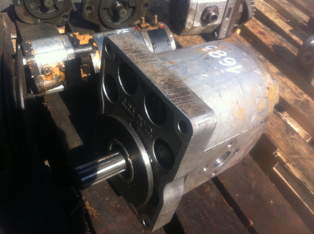 FIAT A250X 6D11 - Bomba hidráulica para Maquinaria de construcción: foto 1 FIAT A250X 6D11 - Bomba hidráulica para Maquinaria de construcción: foto 1