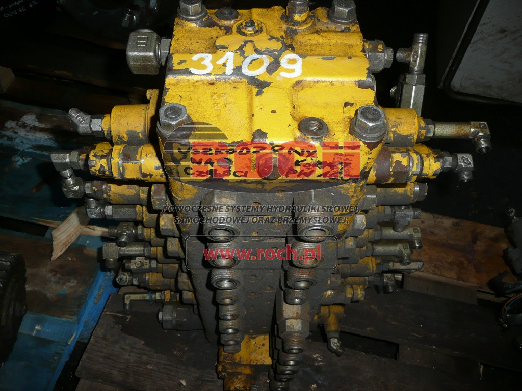 KOMATSU DCY00084 - 8 SEKCYJNY - Válvula hidráulica: foto 1 KOMATSU DCY00084 - 8 SEKCYJNY - Válvula hidráulica: foto 1