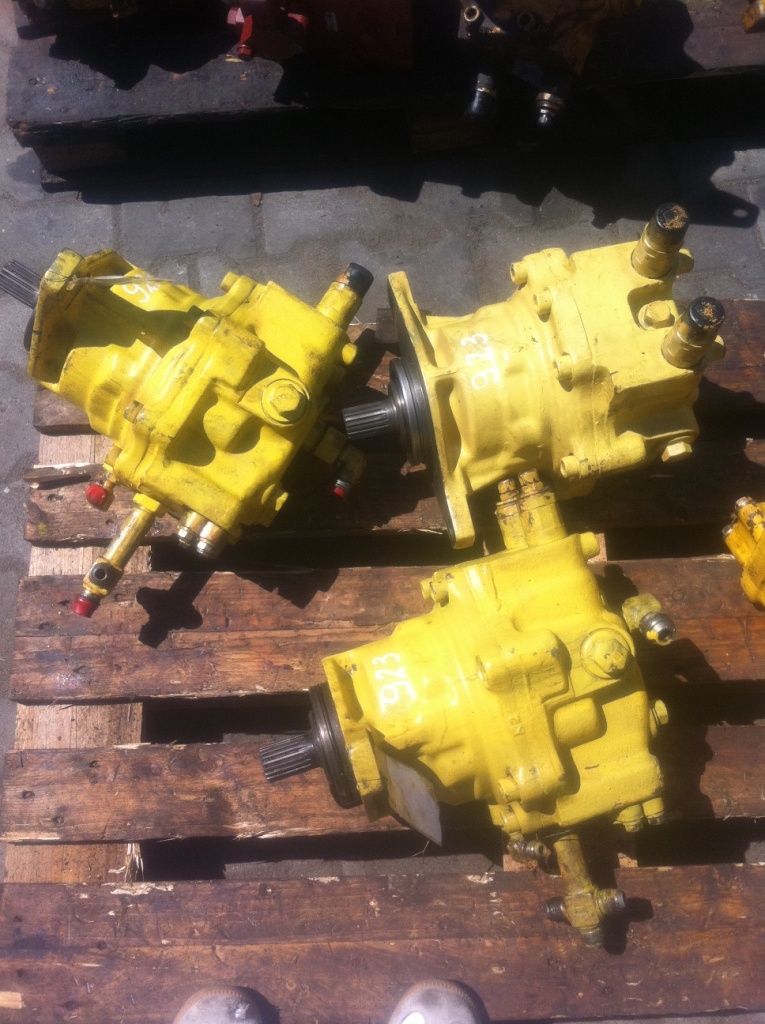 KOMATSU E2156297 - Motor hidráulico para Maquinaria de construcción: foto 1 KOMATSU E2156297 - Motor hidráulico para Maquinaria de construcción: foto 1