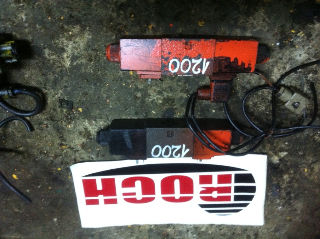 PARKER D1VW-8-C-JJH-53 - 1 SEKCYJNY + CEWKI 24VDC - Válvula hidráulica para Maquinaria de construcción: foto 1 PARKER D1VW-8-C-JJH-53 - 1 SEKCYJNY + CEWKI 24VDC - Válvula hidráulica para Maquinaria de construcción: foto 1