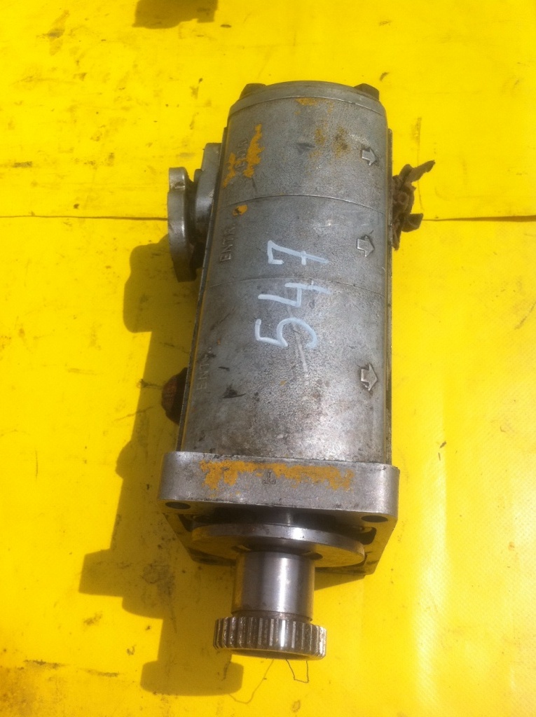 TUROLLA SUNDSTRAND TE/D234 - Bomba hidráulica para Maquinaria de construcción: foto 1 TUROLLA SUNDSTRAND TE/D234 - Bomba hidráulica para Maquinaria de construcción: foto 1