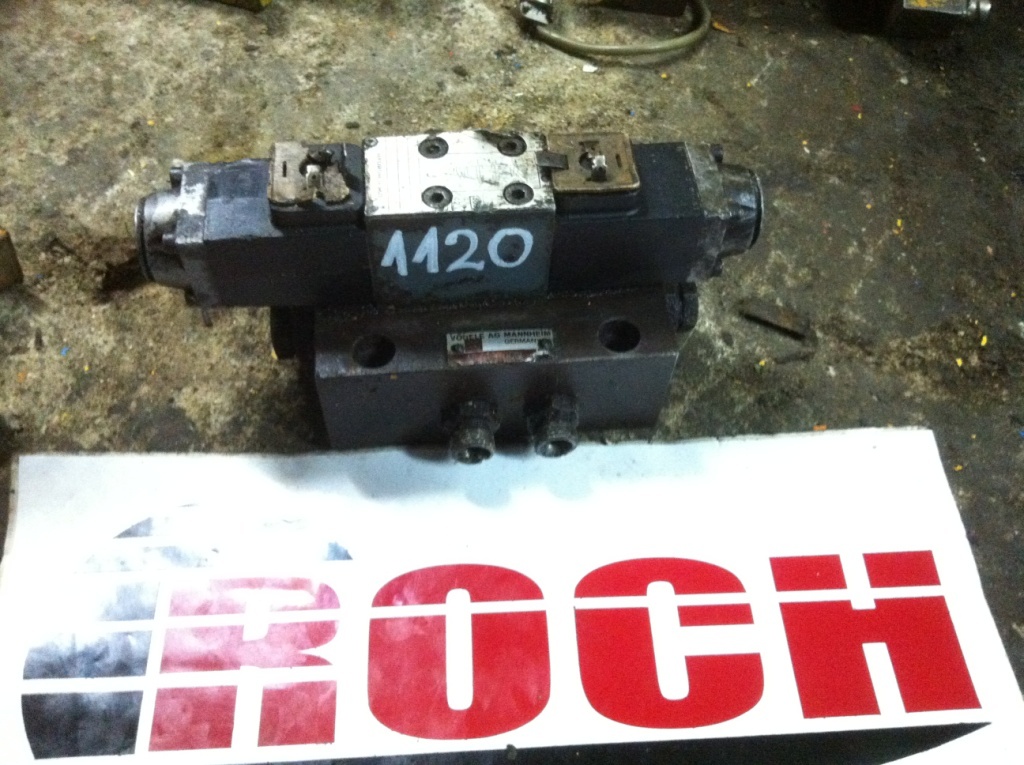 VOGELE 682440200 - 1 SEKCYJNY + 4WE5F6.2/G12NZ S073 406830 + CEWKI 12V 26W - Válvula hidráulica para Maquinaria de construcción: foto 1 VOGELE 682440200 - 1 SEKCYJNY + 4WE5F6.2/G12NZ S073 406830 + CEWKI 12V 26W - Válvula hidráulica para Maquinaria de construcción: foto 1