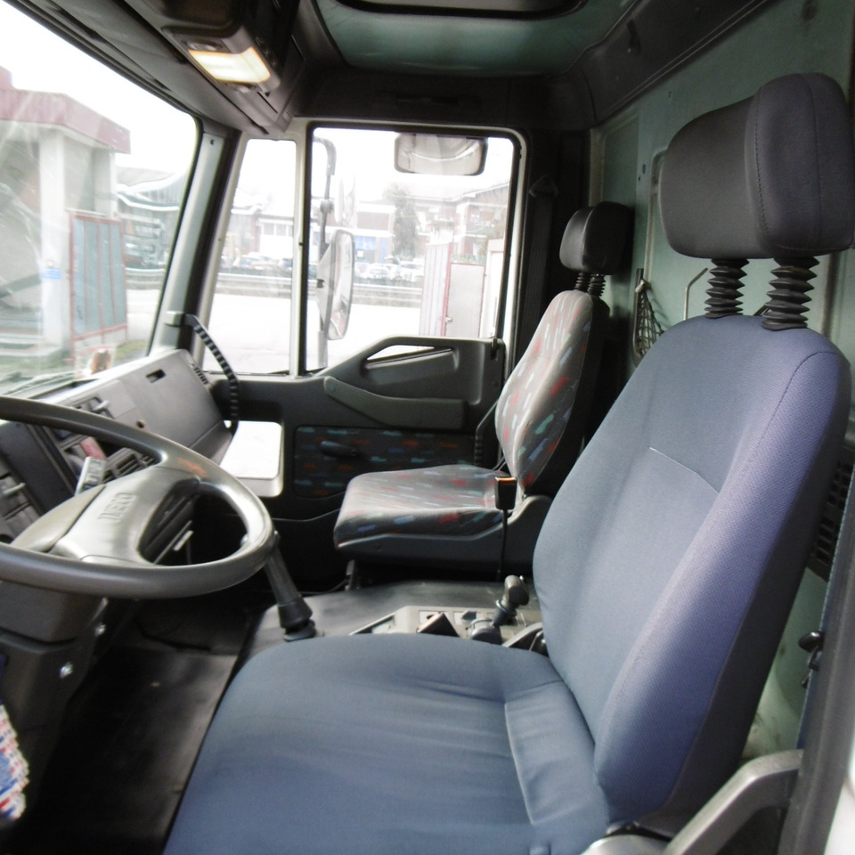 Camión cisterna para transporte de gas IVECO 130.24 LPG GAS Tank: foto 7