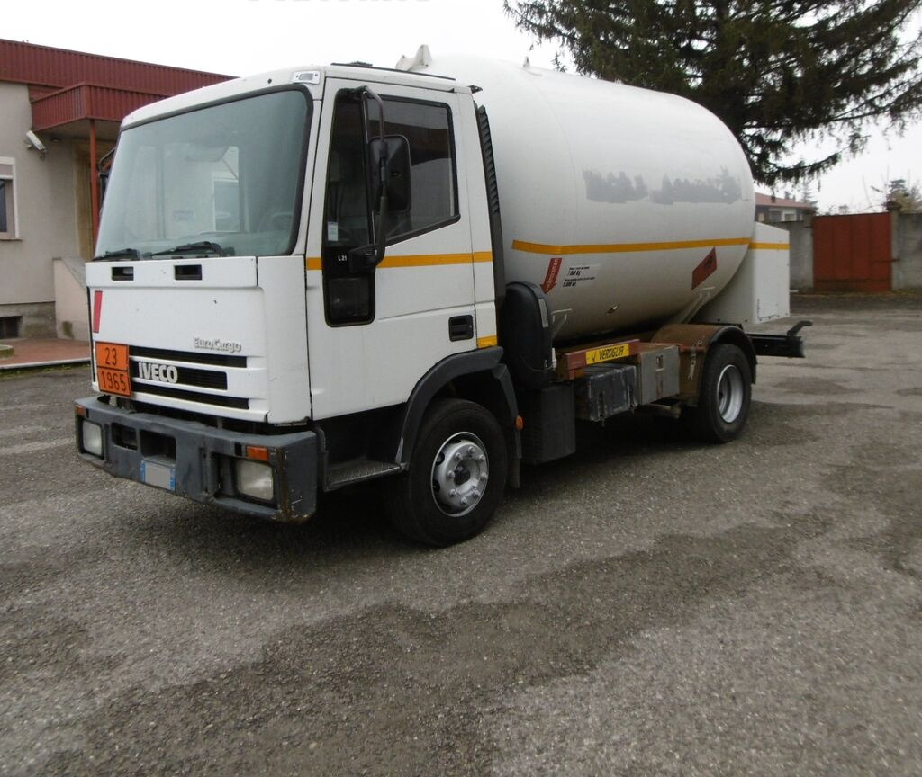 IVECO - Camión cisterna: foto 2 IVECO - Camión cisterna: foto 2