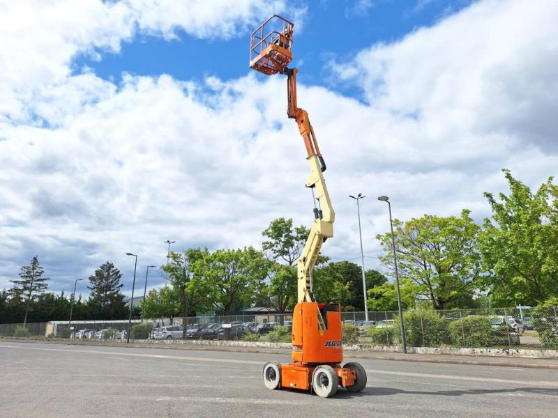 Plataforma articulada JLG E300AJP: foto 21