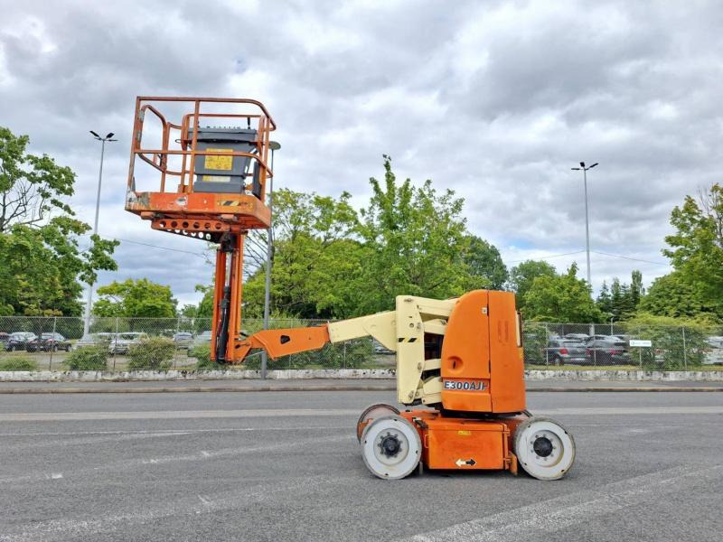 Plataforma articulada JLG E300AJP: foto 8