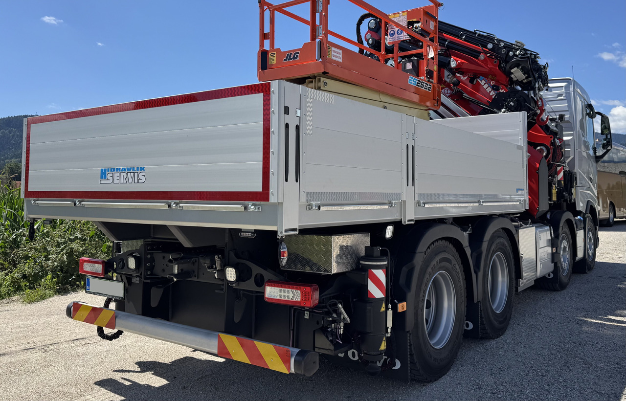 VOLVO Hiab Palfinger Fassi F1450-8 JIB-6, Fassi F1750-8 JIB-6 - Camión grúa: foto 4 VOLVO Hiab Palfinger Fassi F1450-8 JIB-6, Fassi F1750-8 JIB-6 - Camión grúa: foto 4
