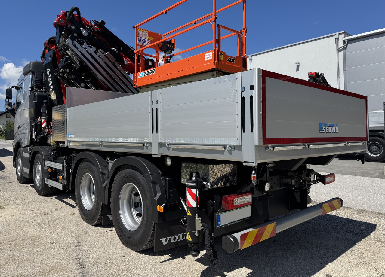 VOLVO Hiab Palfinger Fassi F1450-8 JIB-6, Fassi F1750-8 JIB-6 - Camión grúa: foto 5 VOLVO Hiab Palfinger Fassi F1450-8 JIB-6, Fassi F1750-8 JIB-6 - Camión grúa: foto 5