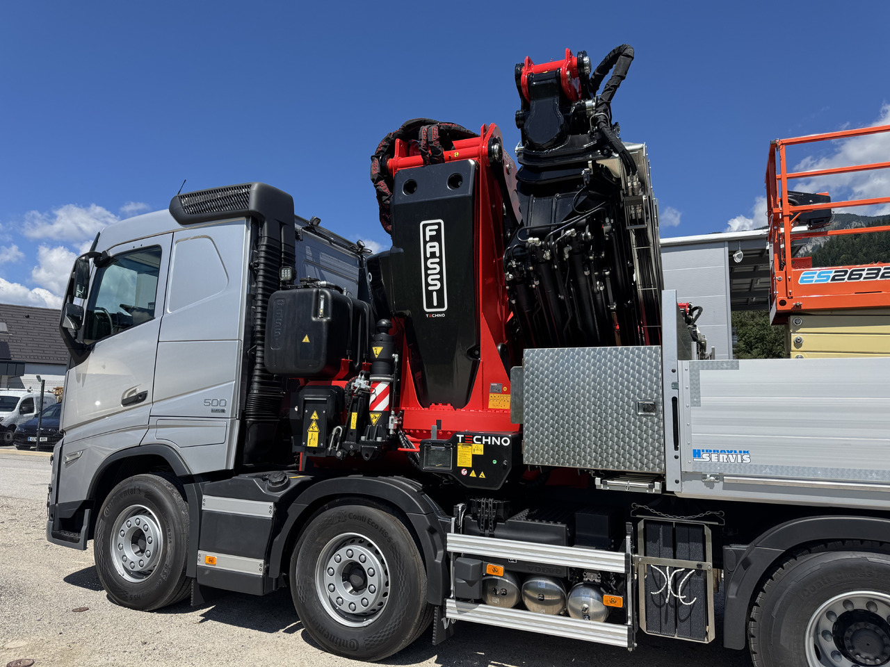 VOLVO Hiab Palfinger Fassi F1450-8 JIB-6, Fassi F1750-8 JIB-6 - Camión grúa: foto 3 VOLVO Hiab Palfinger Fassi F1450-8 JIB-6, Fassi F1750-8 JIB-6 - Camión grúa: foto 3