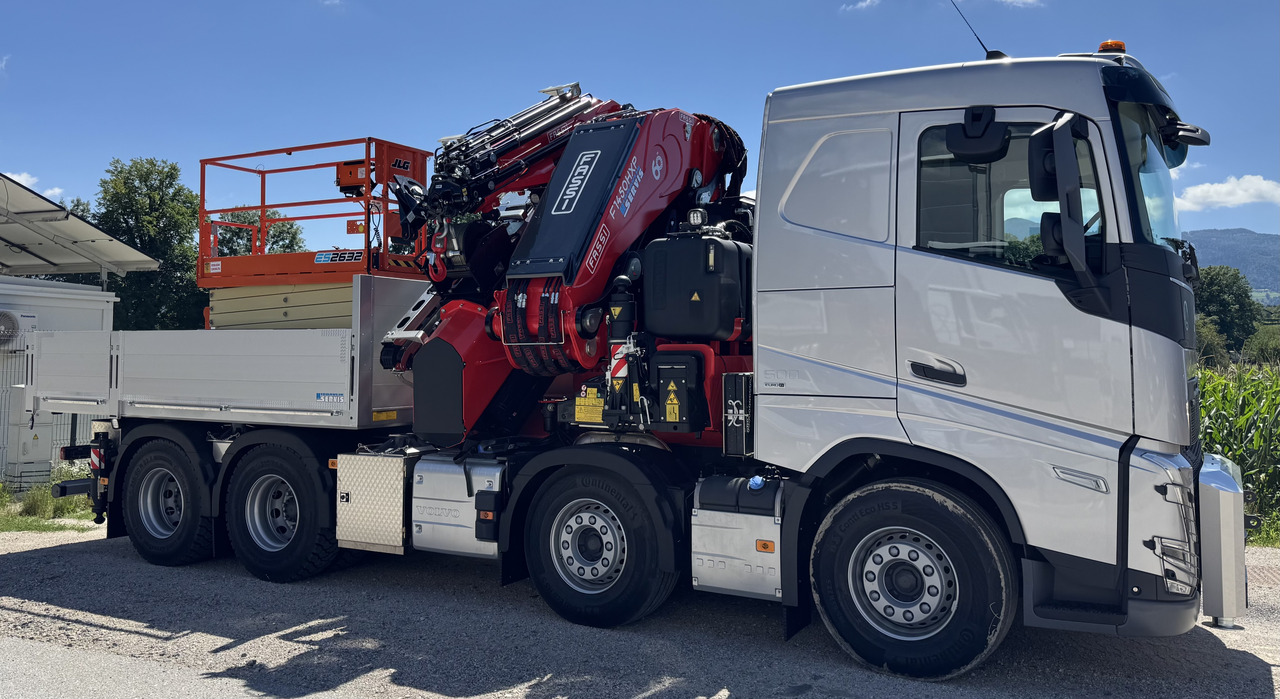 VOLVO Hiab Palfinger Fassi F1450-8 JIB-6, Fassi F1750-8 JIB-6 - Camión grúa: foto 2 VOLVO Hiab Palfinger Fassi F1450-8 JIB-6, Fassi F1750-8 JIB-6 - Camión grúa: foto 2