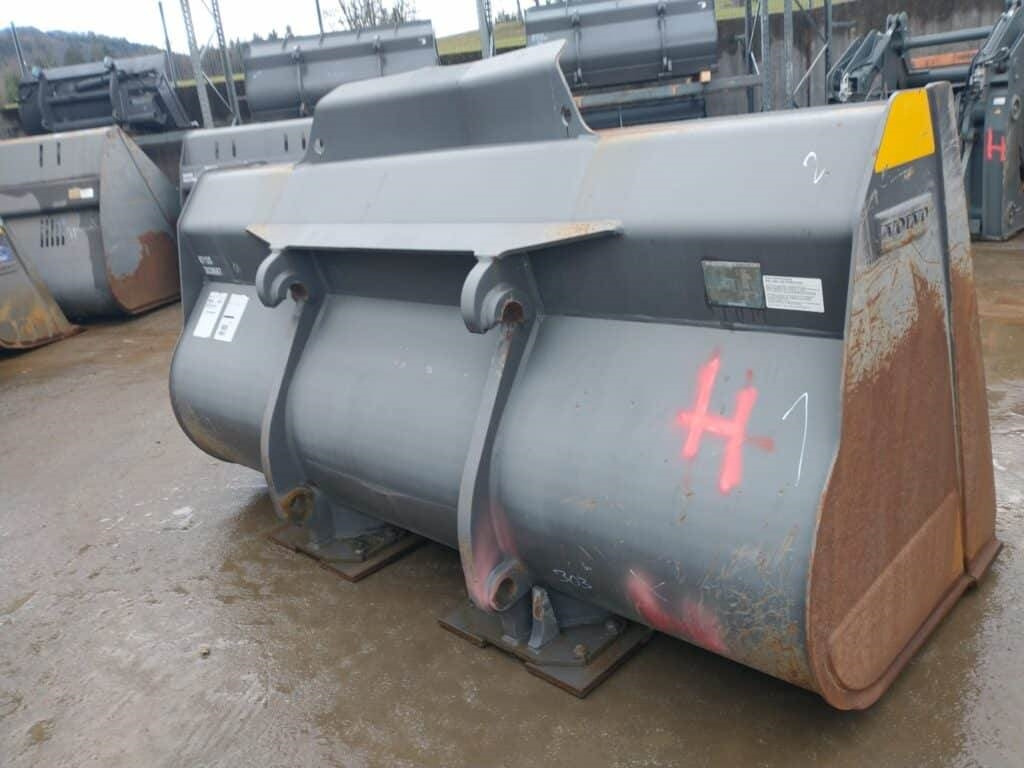 Volvo GP Schaufel 3,8/4,2m³ - Cazo cargador para Maquinaria de construcción: foto 2 Volvo GP Schaufel 3,8/4,2m³ - Cazo cargador para Maquinaria de construcción: foto 2