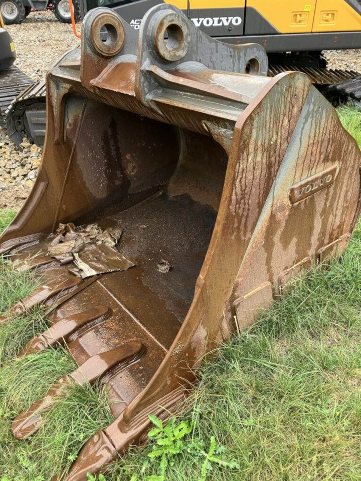 Volvo Tieflöffel mit Zähnen - Festanbau - Retroexcavadora: foto 1 Volvo Tieflöffel mit Zähnen - Festanbau - Retroexcavadora: foto 1