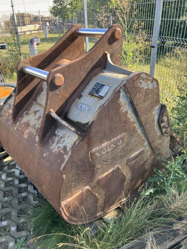 Volvo Tieflöffel mit Zähnen S7 - Retroexcavadora: foto 2 Volvo Tieflöffel mit Zähnen S7 - Retroexcavadora: foto 2