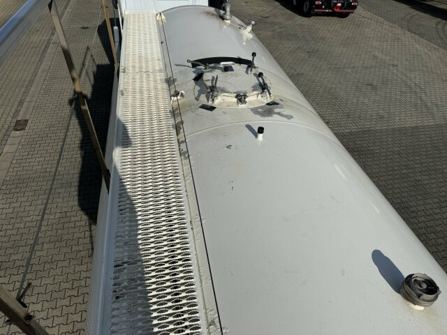 Feldbinder O.ME.P.S Silo Auflieger 27 m³ - Asche, Gülle - Semirremolque silo: foto 5 Feldbinder O.ME.P.S Silo Auflieger 27 m³ - Asche, Gülle - Semirremolque silo: foto 5