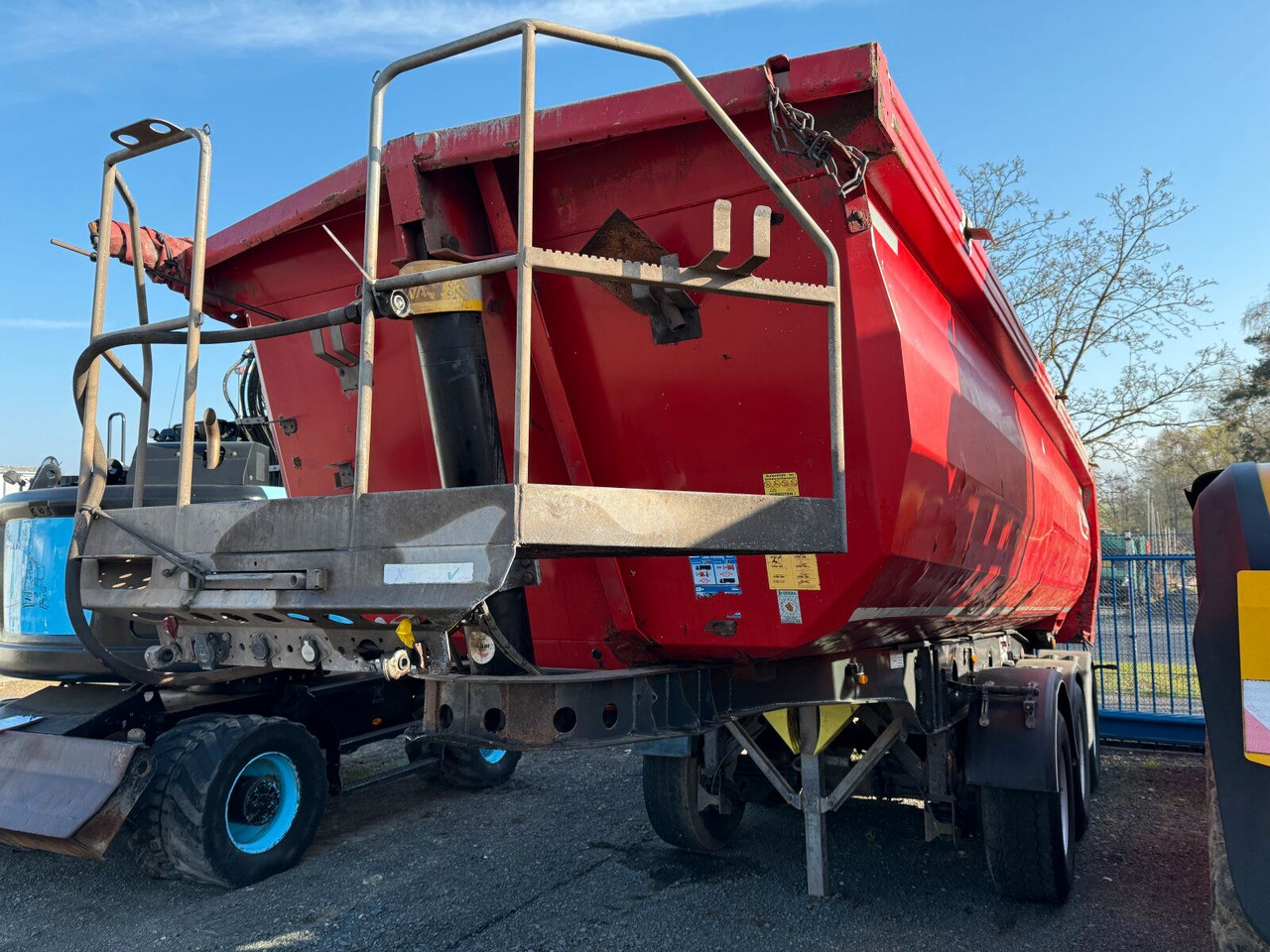 Fliegl DHKA 390 Kippauflieger 3 Achse - Semirremolque volquete: foto 5 Fliegl DHKA 390 Kippauflieger 3 Achse - Semirremolque volquete: foto 5
