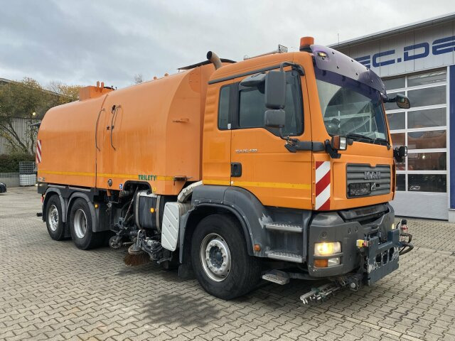 MAN TGA 26.430 6x2-2 LL - Barredora vial: foto 1 MAN TGA 26.430 6x2-2 LL - Barredora vial: foto 1