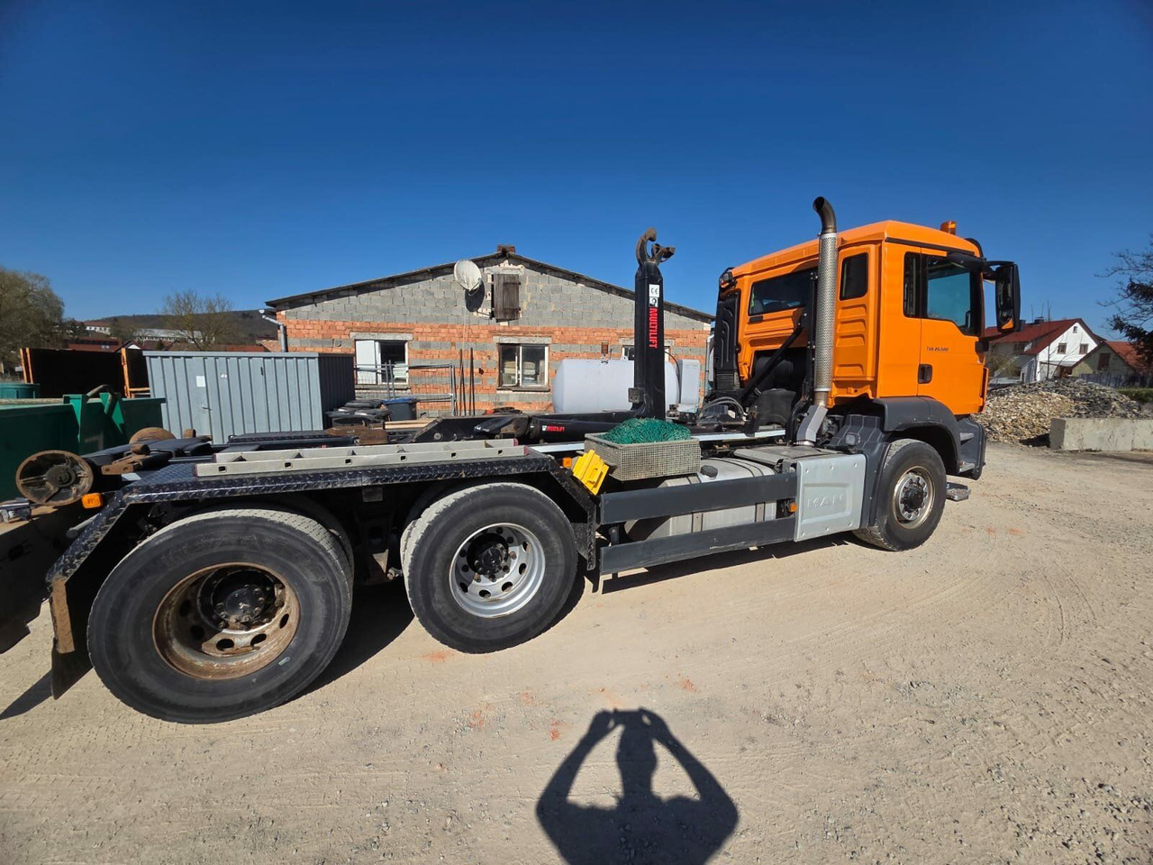 MAN TGS 26.500 6x6H Abrollkipper HIAB - Camión multibasculante, Camión grúa: foto 4 MAN TGS 26.500 6x6H Abrollkipper HIAB - Camión multibasculante, Camión grúa: foto 4