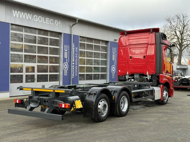 Camión portacontenedore/ Intercambiable Mercedes-Benz ACTROS 2543 6x2 Wechselaufbau BDF AHK 2 Betten: foto 9 Camión portacontenedore/ Intercambiable Mercedes-Benz ACTROS 2543 6x2 Wechselaufbau BDF AHK 2 Betten: foto 9
