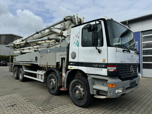 Mercedes-Benz ACTROS 3240 8x4 Betonpumpe PUTZMEISTER BSF 42 M - Bomba de hormigón: foto 1 Mercedes-Benz ACTROS 3240 8x4 Betonpumpe PUTZMEISTER BSF 42 M - Bomba de hormigón: foto 1