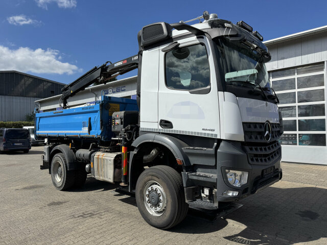 Mercedes-Benz AROCS 1846 4x4 Kipper Kran HIAB 108 Greifer - Camión volquete, Camión grúa: foto 1 Mercedes-Benz AROCS 1846 4x4 Kipper Kran HIAB 108 Greifer - Camión volquete, Camión grúa: foto 1