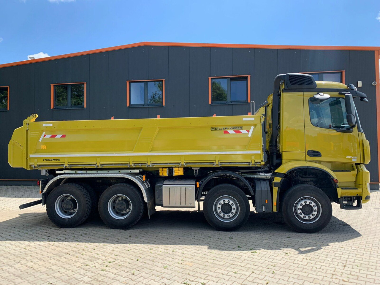 Mercedes-Benz AROCS 3248 8x4 Euro 6 Meiller Kipper Bordmatik - Camión volquete: foto 4 Mercedes-Benz AROCS 3248 8x4 Euro 6 Meiller Kipper Bordmatik - Camión volquete: foto 4