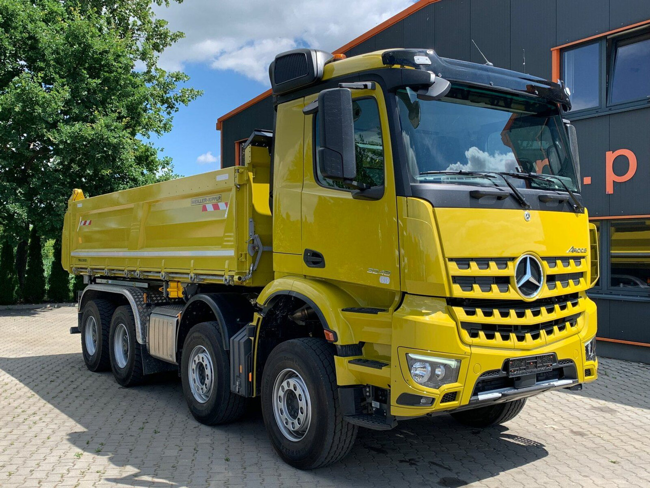 Mercedes-Benz AROCS 3248 8x4 Euro 6 Meiller Kipper Bordmatik - Camión volquete: foto 3 Mercedes-Benz AROCS 3248 8x4 Euro 6 Meiller Kipper Bordmatik - Camión volquete: foto 3