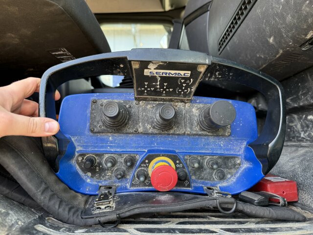 Mercedes-Benz AROCS 5051 10x6 Euro 6 Betonpumpe SERMAC 6RZ56 - Camión hormigonera con bomba: foto 5 Mercedes-Benz AROCS 5051 10x6 Euro 6 Betonpumpe SERMAC 6RZ56 - Camión hormigonera con bomba: foto 5