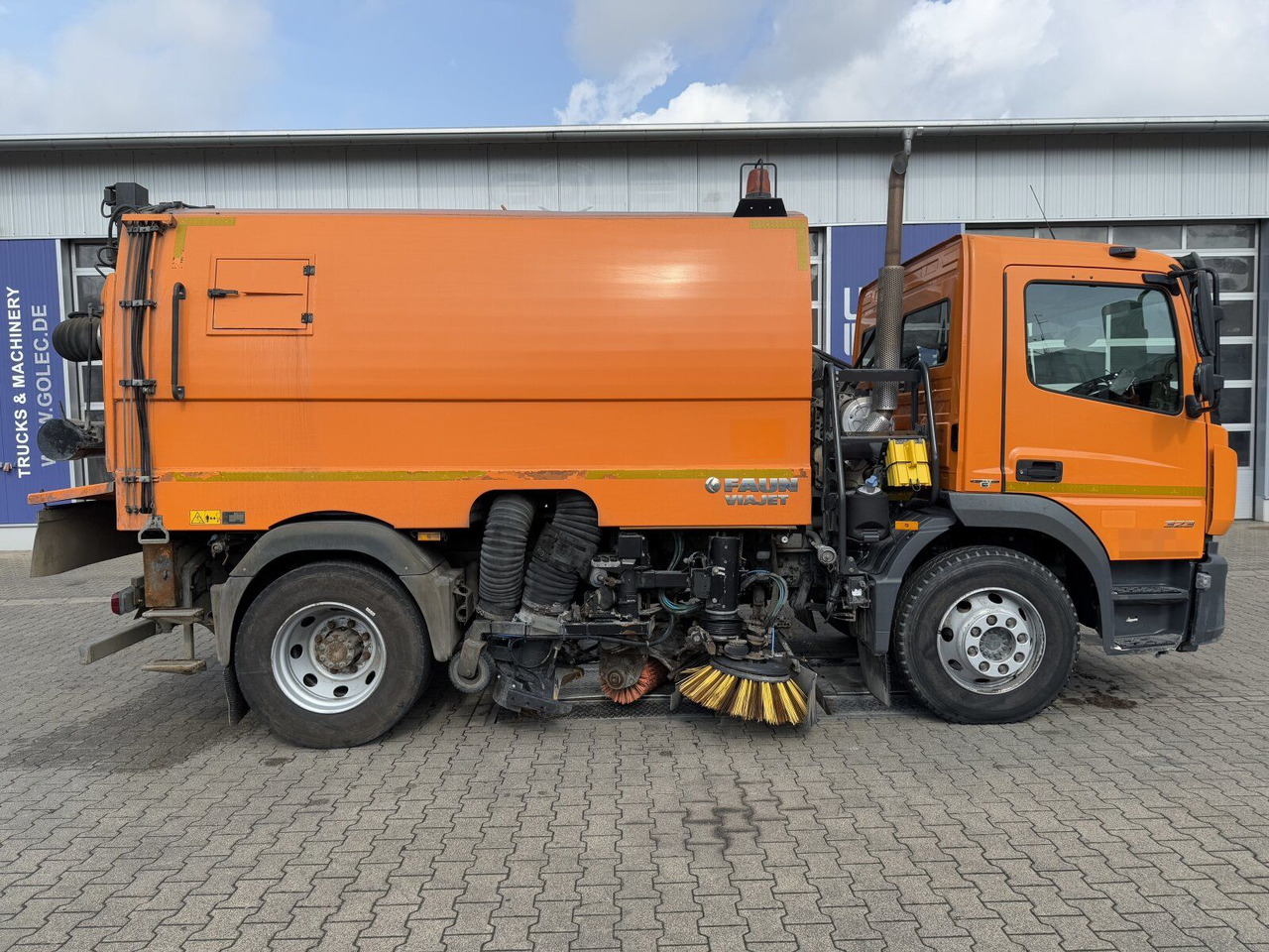 Mercedes-Benz ATEGO 1323 4x2 Kehrmaschine FAUN Viajet 6R/H - Barredora vial: foto 2 Mercedes-Benz ATEGO 1323 4x2 Kehrmaschine FAUN Viajet 6R/H - Barredora vial: foto 2