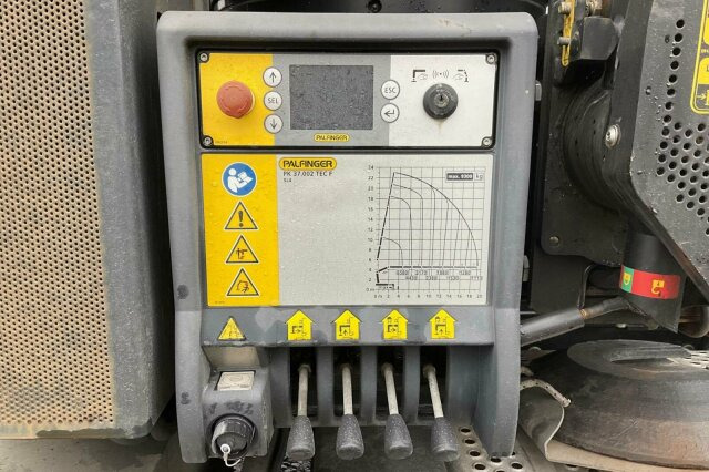 Mercedes-Benz Arocs 3253 8x4 Abrollkipper Kran Palfinger 37002 - Camión multibasculante, Camión grúa: foto 3 Mercedes-Benz Arocs 3253 8x4 Abrollkipper Kran Palfinger 37002 - Camión multibasculante, Camión grúa: foto 3