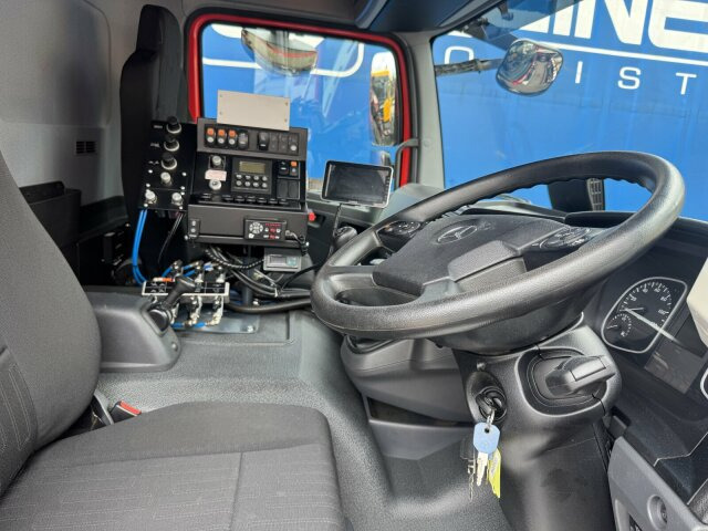Mercedes-Benz Atego 1324 4x2 Kehrmaschine BROCK HD Anlage - Barredora vial: foto 2 Mercedes-Benz Atego 1324 4x2 Kehrmaschine BROCK HD Anlage - Barredora vial: foto 2