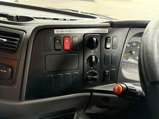 Mercedes-Benz Atego Kehrmaschine BUCHER CITYFANT 5000 - Barredora vial: foto 5 Mercedes-Benz Atego Kehrmaschine BUCHER CITYFANT 5000 - Barredora vial: foto 5