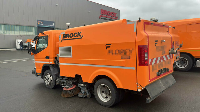 Mitsubishi Canter FUSO Kehrmaschine BROCK SL140 4 m³ - Barredora vial: foto 1 Mitsubishi Canter FUSO Kehrmaschine BROCK SL140 4 m³ - Barredora vial: foto 1
