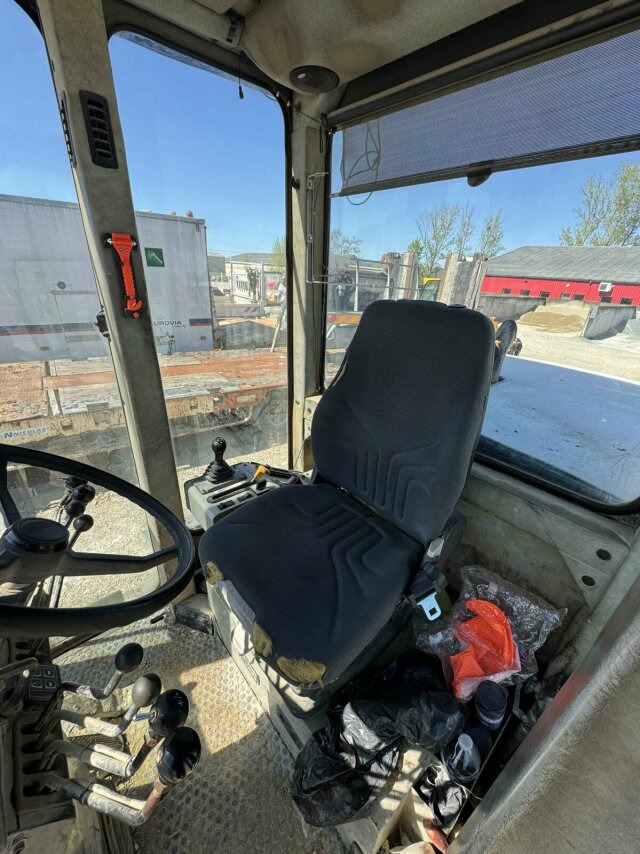 New Holland F106.6A alrrad 6x6 Grader 12 Ton - 10.700 Std - Grader: foto 2 New Holland F106.6A alrrad 6x6 Grader 12 Ton - 10.700 Std - Grader: foto 2