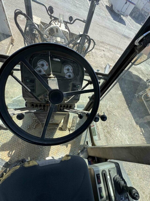 New Holland F106.6A alrrad 6x6 Grader 12 Ton - 10.700 Std - Grader: foto 4 New Holland F106.6A alrrad 6x6 Grader 12 Ton - 10.700 Std - Grader: foto 4