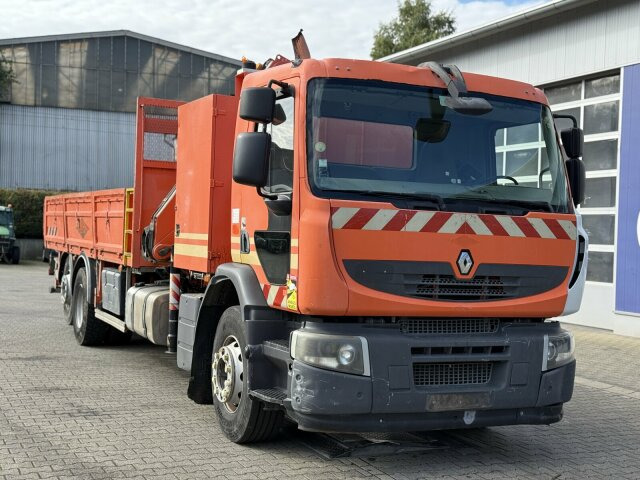Renault Premium Lander Pritsche mit Kran FASSI - Otros maquinaria: foto 1 Renault Premium Lander Pritsche mit Kran FASSI - Otros maquinaria: foto 1