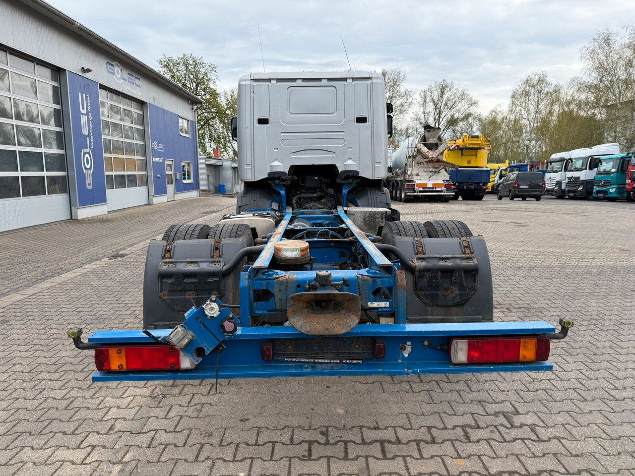 Scania R 420 Tankwagen ADR Fahrgestell Retarder Volluft - Camión cisterna: foto 4 Scania R 420 Tankwagen ADR Fahrgestell Retarder Volluft - Camión cisterna: foto 4