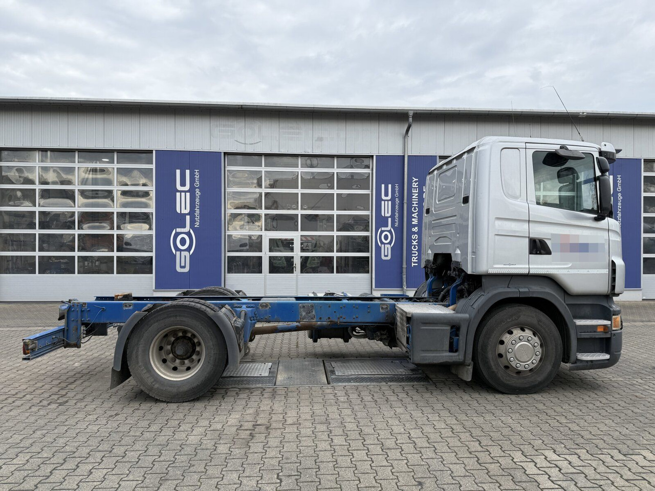 Scania R 420 Tankwagen ADR Fahrgestell Retarder Volluft - Camión chasis: foto 2 Scania R 420 Tankwagen ADR Fahrgestell Retarder Volluft - Camión chasis: foto 2