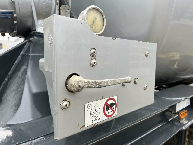 Schwing Stetter Betonmischer Auflieger 10 m³ - Semirremolque hormigonera: foto 4 Schwing Stetter Betonmischer Auflieger 10 m³ - Semirremolque hormigonera: foto 4